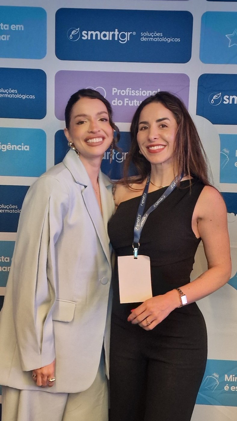 Pollyana Klass num encontro de formação em estética